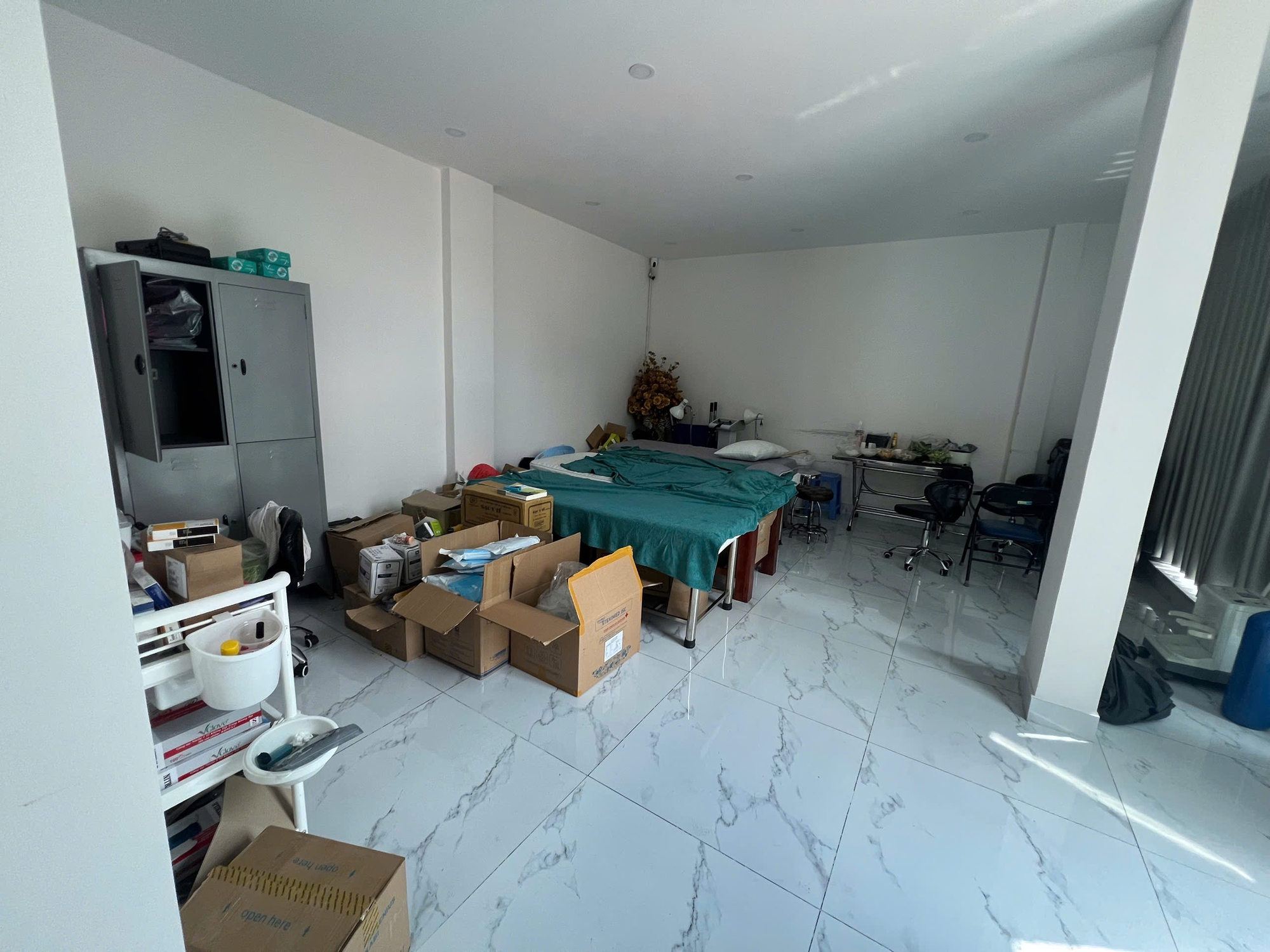 Công An Tp Hcm Bắt Bà Chủ Thẩm Mỹ Viện Ho.pital Sw 6 Công An Tp Hcm Bắt Bà Chủ Thẩm Mỹ Viện Ho.pital Sw - Ảnh 6.