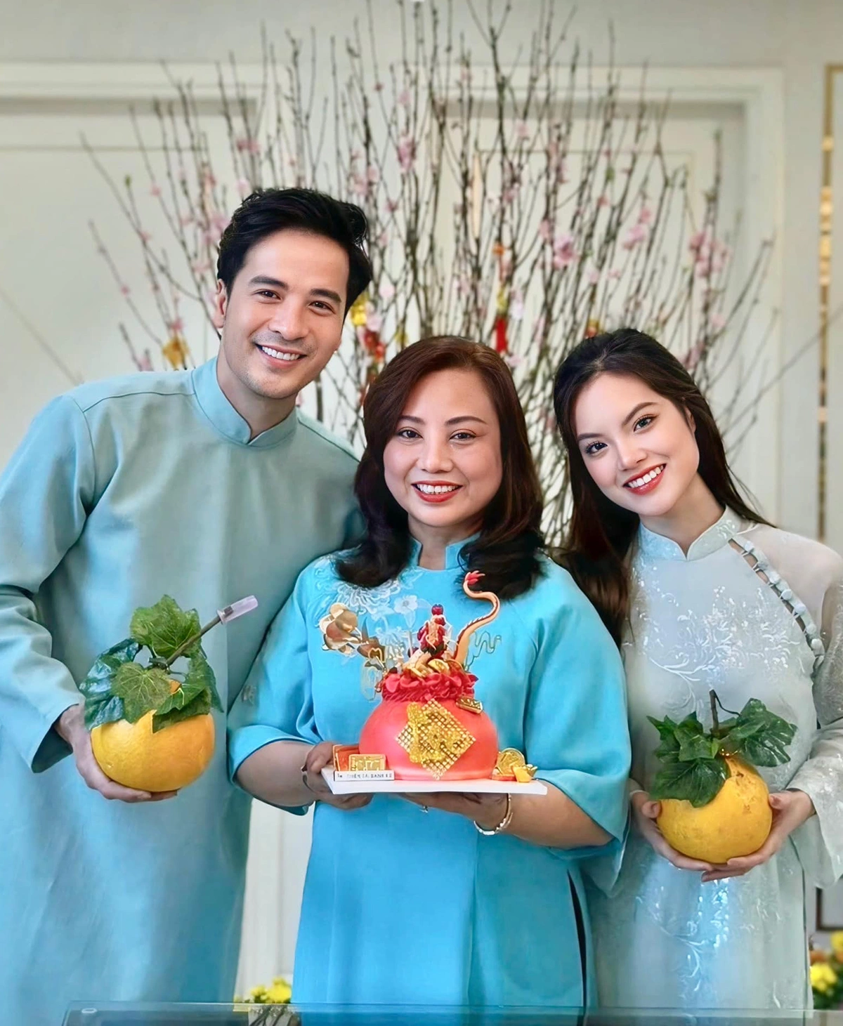 Diễn viên Việt sở hữu 2 biệt thự, 3 nhà hàng: Hủy hôn vợ sắp cưới, tuổi 41 yêu bạn gái kém 16 tuổi - Ảnh 3. Diễn viên Việt sở hữu 2 biệt thự, 3 nhà hàng: Hủy hôn vợ sắp cưới, tuổi 41 yêu bạn gái kém 16 tuổi - Ảnh 3.