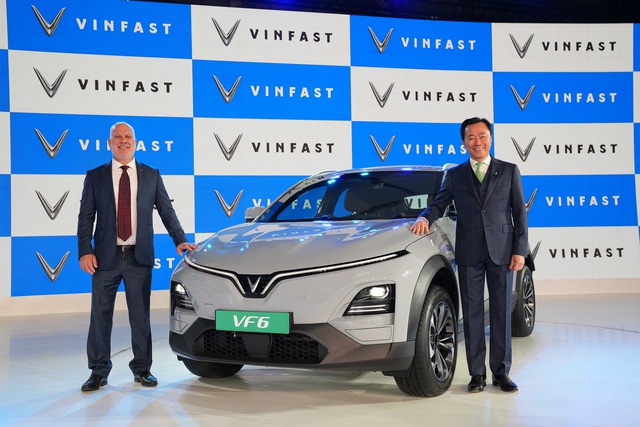 VinFast tung hàng "khủng" tại nước đông dân nhất thế giới: 2 mẫu xe 10 phiên bản và "mưa" công nghệ - Ảnh 1.