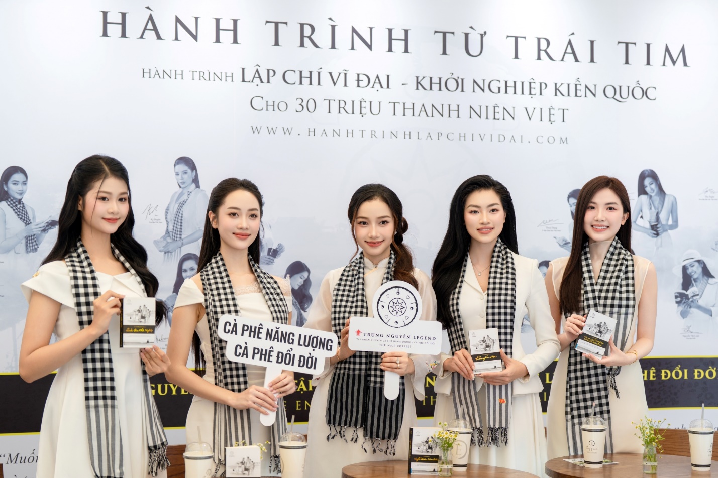 Các người đẹp Việt lan tỏa năng lượng tỉnh thức cùng Trung Nguyên Legend tại triển lãm A80 - Ảnh 6. Các người đẹp Việt lan tỏa năng lượng tỉnh thức cùng Trung Nguyên Legend tại triển lãm A80 - Ảnh 6.