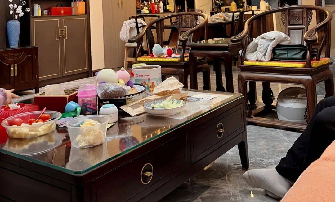 Không hề mê tín: Để sai 4 vật này trong phòng khách, tài lộc dễ đội nón ra đi, may mắn cũng xa rời- Ảnh 1.