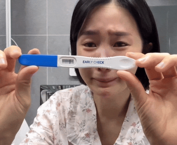 1 mỹ nhân phát hiện mang song thai sau khi cắt bỏ cổ tử cung vì mắc ung thư - Ảnh 3. 1 mỹ nhân phát hiện mang song thai sau khi cắt bỏ cổ tử cung vì mắc ung thư - Ảnh 3.