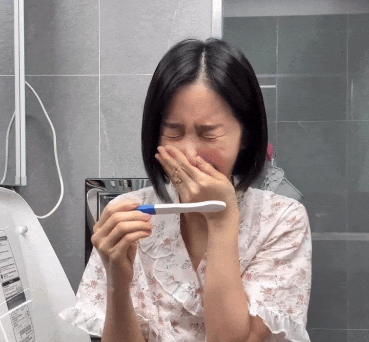 1 mỹ nhân phát hiện mang song thai sau khi cắt bỏ cổ tử cung vì mắc ung thư - Ảnh 2. 1 mỹ nhân phát hiện mang song thai sau khi cắt bỏ cổ tử cung vì mắc ung thư - Ảnh 2.