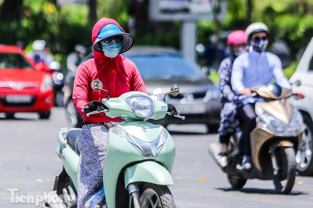 Miền Bắc oi nóng trước bão số 7: Dự báo thời tiết chi tiết - Ảnh 1.