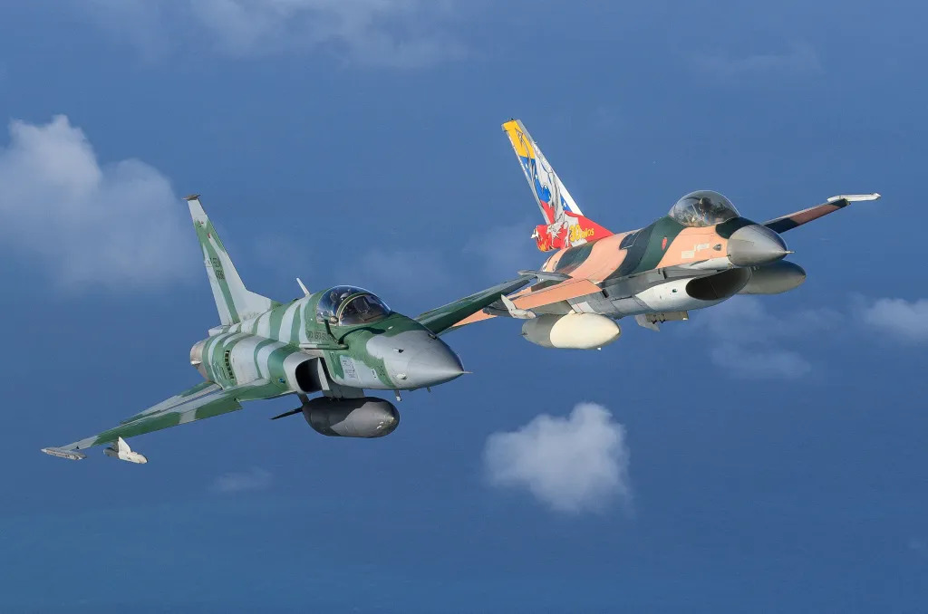 Địch thủ của Mỹ, sao Venezuela lại có được F-16 - Ảnh 2.