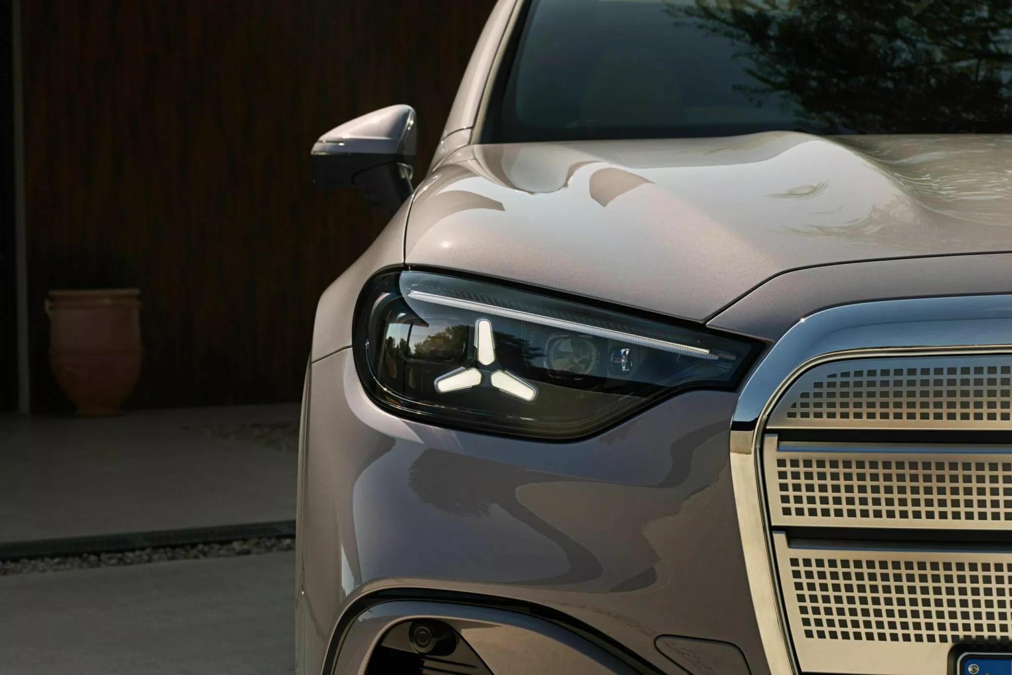 SUV bán chạy nhất của Mercedes tại Việt Nam có bản chạy điện: Thiết kế lột xác, tầm hoạt động hơn 700 km  - Ảnh 4.