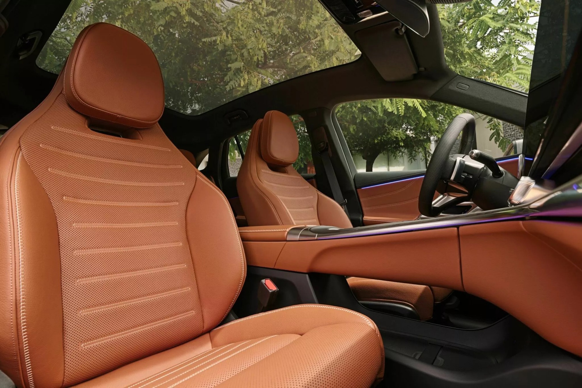 SUV bán chạy nhất của Mercedes tại Việt Nam có bản chạy điện: Thiết kế lột xác, tầm hoạt động hơn 700 km  - Ảnh 8.