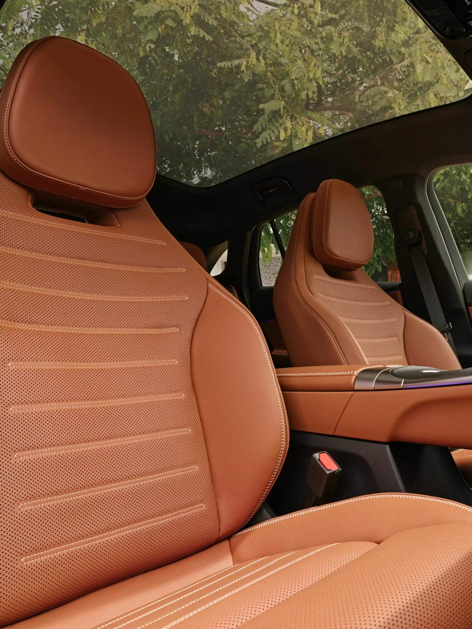 SUV bán chạy nhất của Mercedes tại Việt Nam có bản chạy điện: Thiết kế lột xác, tầm hoạt động hơn 700 km  - Ảnh 10.