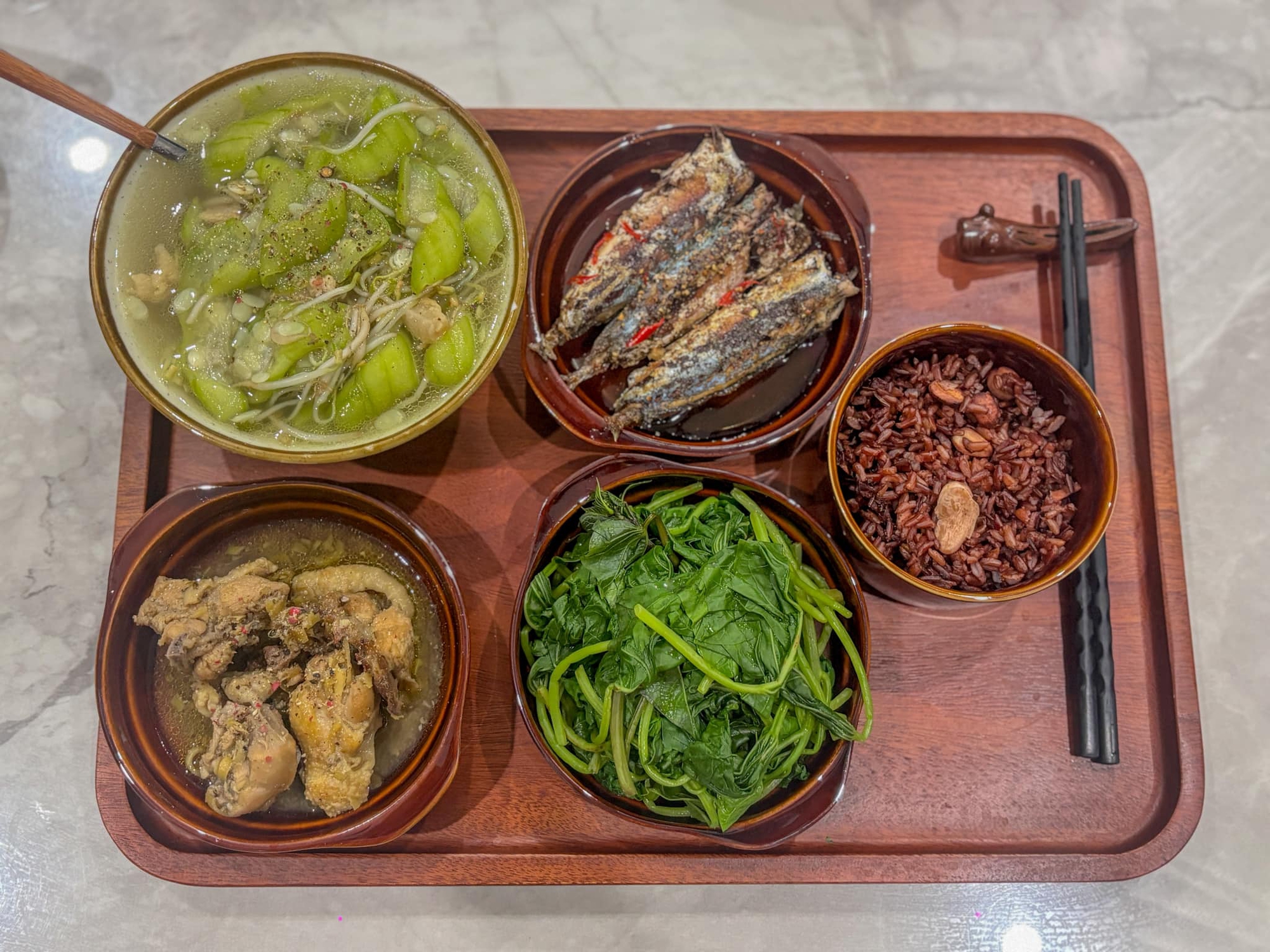 Chị g&aacute;i nh&agrave; người ta: Nấu cơm cữ cho em m&agrave; tưởng đ&acirc;u chị đi thi MasterChef khi&ecirc;n hội "em g&aacute;i online" đua nhau v&agrave;o "nhận vơ"- Ảnh 19.