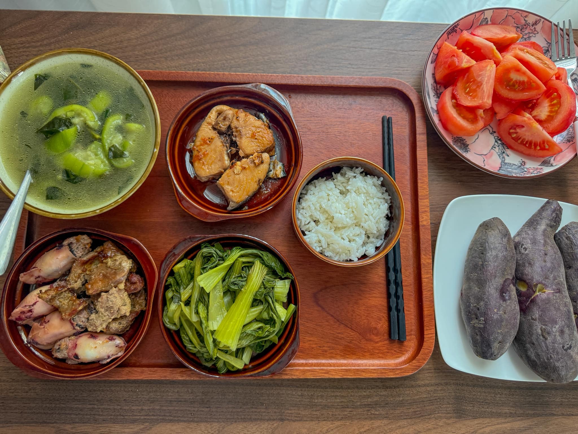 Chị g&aacute;i nh&agrave; người ta: Nấu cơm cữ cho em m&agrave; tưởng đ&acirc;u chị đi thi MasterChef khi&ecirc;n hội "em g&aacute;i online" đua nhau v&agrave;o "nhận vơ"- Ảnh 3.