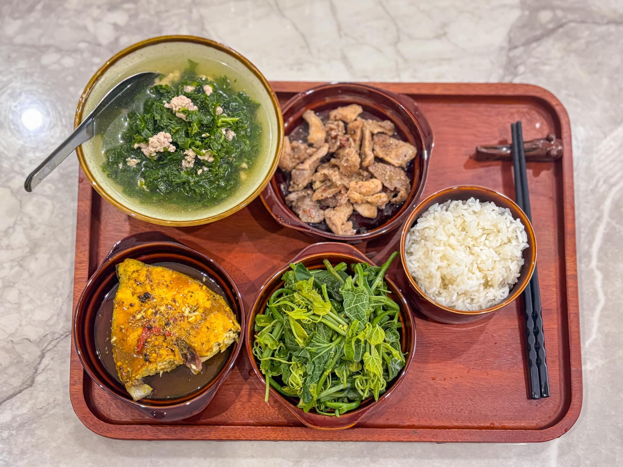 Chị g&aacute;i nh&agrave; người ta: Nấu cơm cữ cho em m&agrave; tưởng đ&acirc;u chị đi thi MasterChef khi&ecirc;n hội "em g&aacute;i online" đua nhau v&agrave;o "nhận vơ"- Ảnh 24.