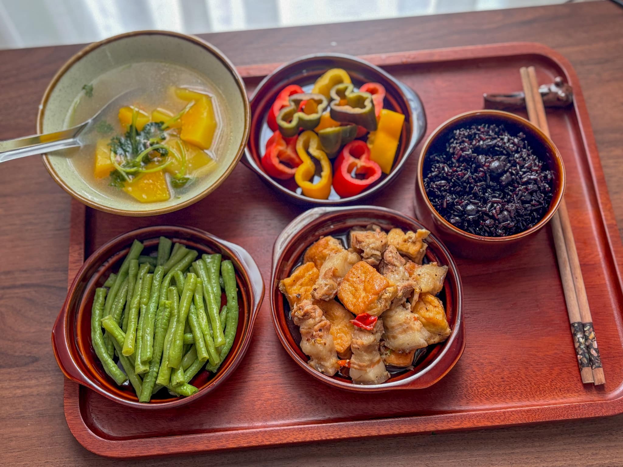 Chị g&aacute;i nh&agrave; người ta: Nấu cơm cữ cho em m&agrave; tưởng đ&acirc;u chị đi thi MasterChef khi&ecirc;n hội "em g&aacute;i online" đua nhau v&agrave;o "nhận vơ"- Ảnh 22.