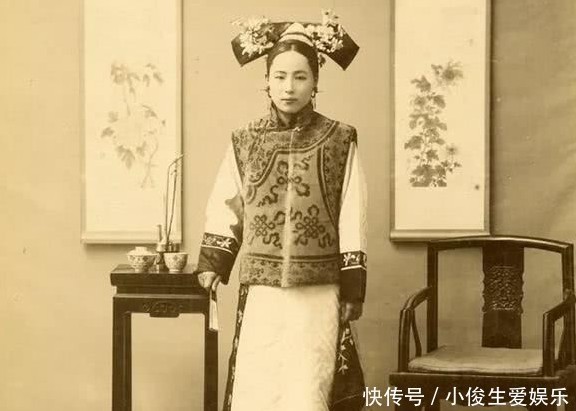 4 ảnh hiếm hé lộ nhan sắc thật của những người phụ nữ cuối thời nhà Thanh: - Ảnh 5.