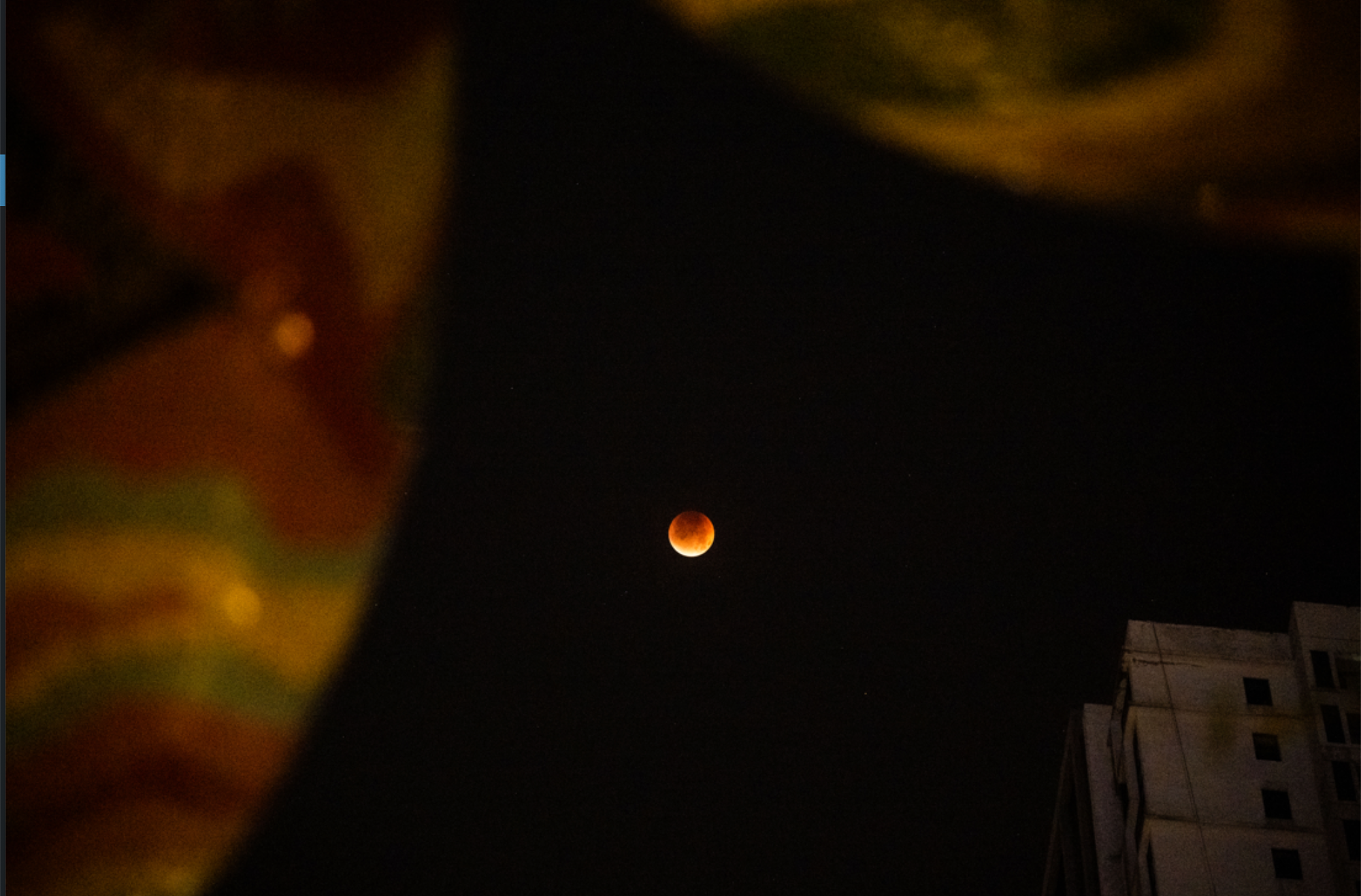 Cận cảnh "trăng máu" siêu hiếm gặp vào đêm 7/9 tại Hà Nội- Ảnh 6.