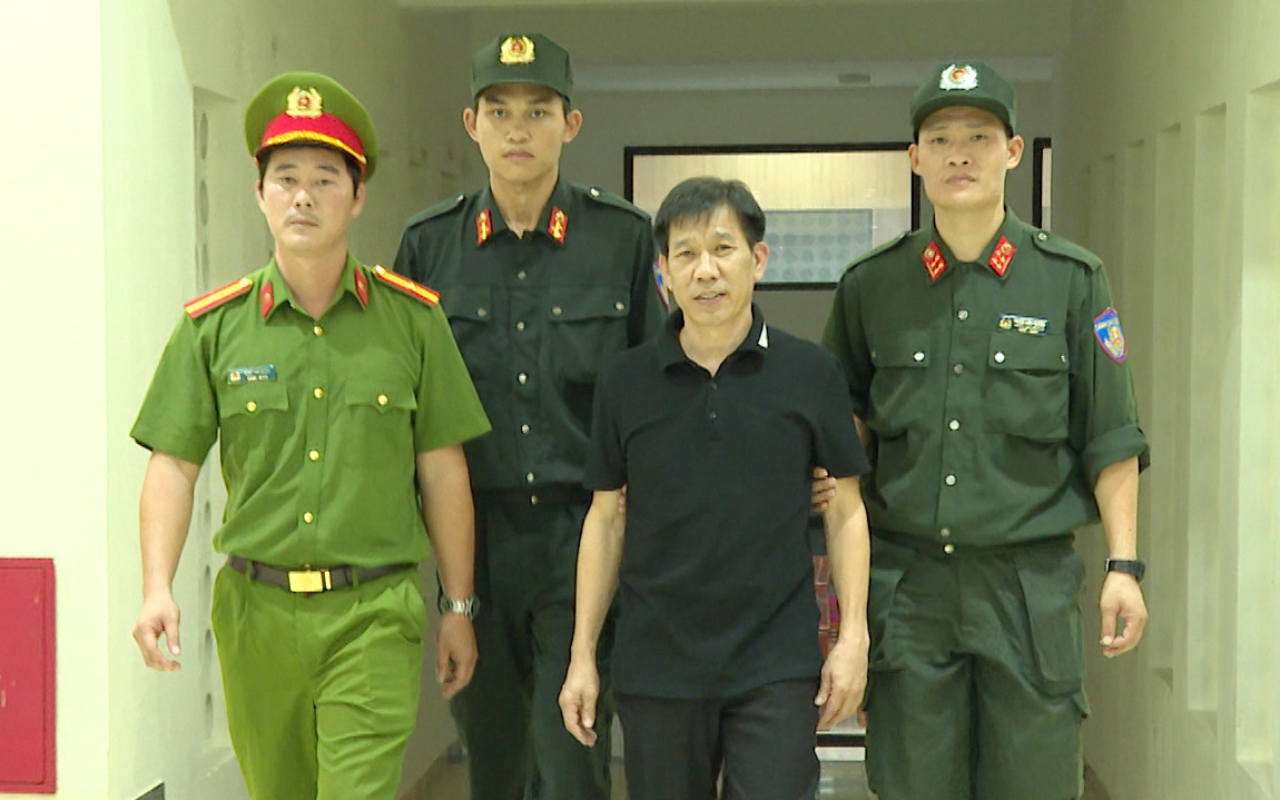 YouTuber vừa bị Công an TP HCM bắt khẩn cấp là ai? - Ảnh 2.