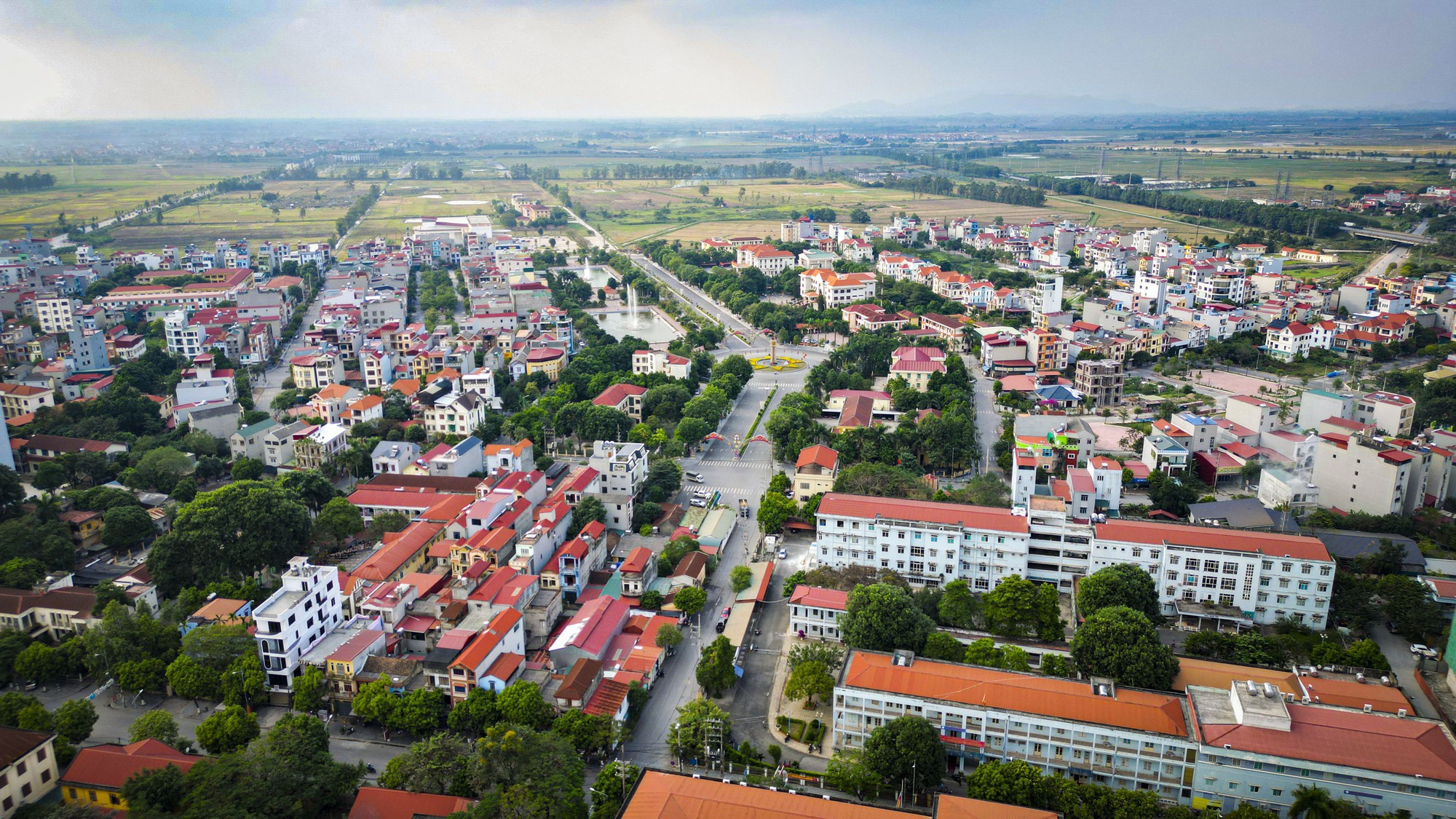 Bắc Ninh chuẩn bị thu hồi đất của gần 2.800 hộ dân trong một phường để triển khai khu đô thị trị giá hơn 11.000 tỷ đồng, rộng lên đến 200 ha - Ảnh 1.