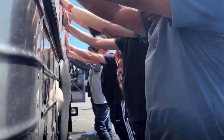 Sau vụ đột kích công trường Hyundai-LG bắt 475 người khiến Hàn Quốc chấn động: Ông Trump vội trấn an - Ảnh 2.