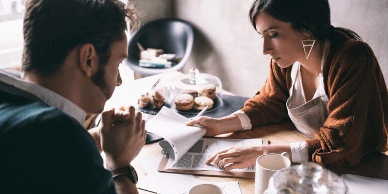 Những dấu hiệu EQ thấp khi vay tiền: Kiểm tra bạn có phải không? - Ảnh 2.