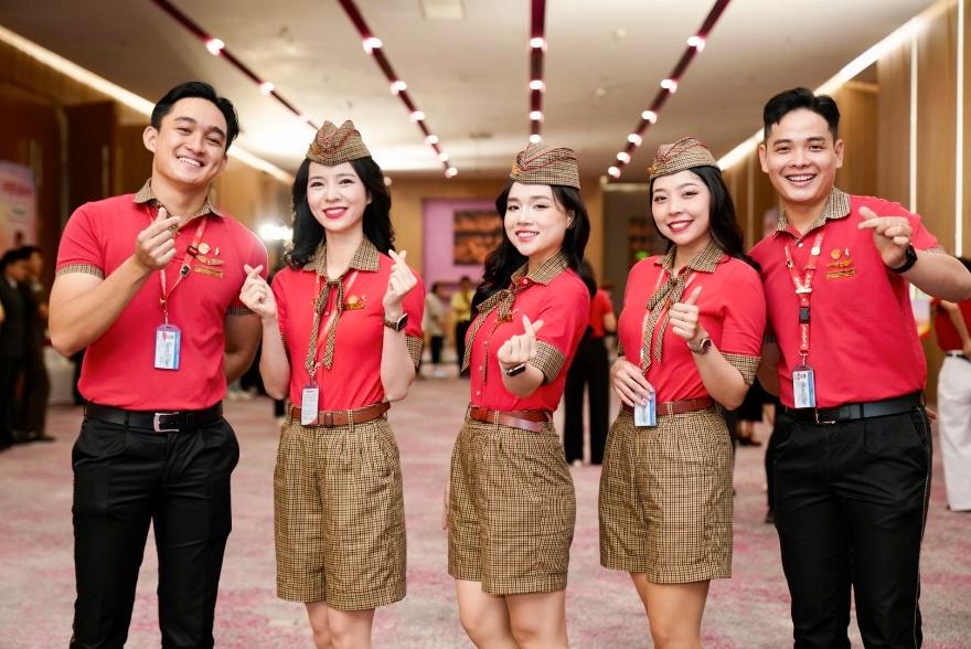 Ngày hội tuyển dụng Vietjet thu hút hàng ngàn ứng viên tìm kiếm cơ hội trong ngành hàng không - Ảnh 13. Ngày hội tuyển dụng Vietjet thu hút hàng ngàn ứng viên tìm kiếm cơ hội trong ngành hàng không - Ảnh 13.