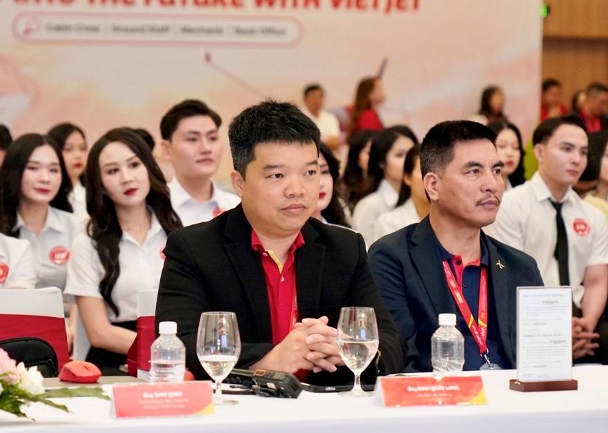 Ngày hội tuyển dụng Vietjet thu hút hàng ngàn ứng viên tìm kiếm cơ hội trong ngành hàng không - Ảnh 5. Ngày hội tuyển dụng Vietjet thu hút hàng ngàn ứng viên tìm kiếm cơ hội trong ngành hàng không - Ảnh 5.