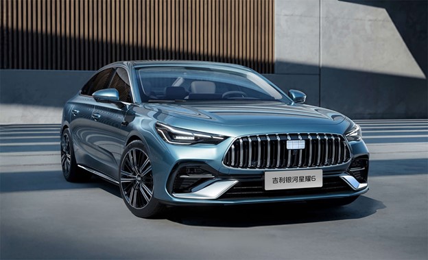 Hãng xe xây nhà máy 4.100 tỷ tại Hưng Yên ra mắt đối thủ Toyota Camry: siêu tiết kiệm xăng, ngoại hình như Mercedes, giá mềm từ 332 triệu đồng - Ảnh 1.