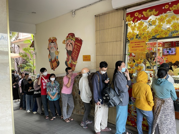 Ngân hàng Nhà nước cảnh báo thận trọng khi đầu tư vào thị trường vàng - Ảnh 1. Ngân hàng Nhà nước cảnh báo thận trọng khi đầu tư vào thị trường vàng - Ảnh 1.