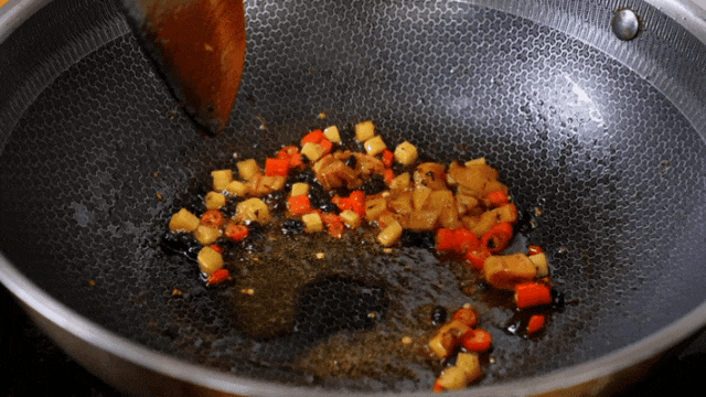 5 kiểu dùng nước tương dễ sinh độc, hại gan nhưng không ít nhà từng mắc phải - Ảnh 4.