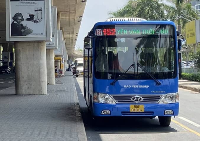 Chỉ tốn 5k để đi xe đến sân bay Tân Sơn Nhất, một cách quá hay mà cực ít người biết đến - Ảnh 2.