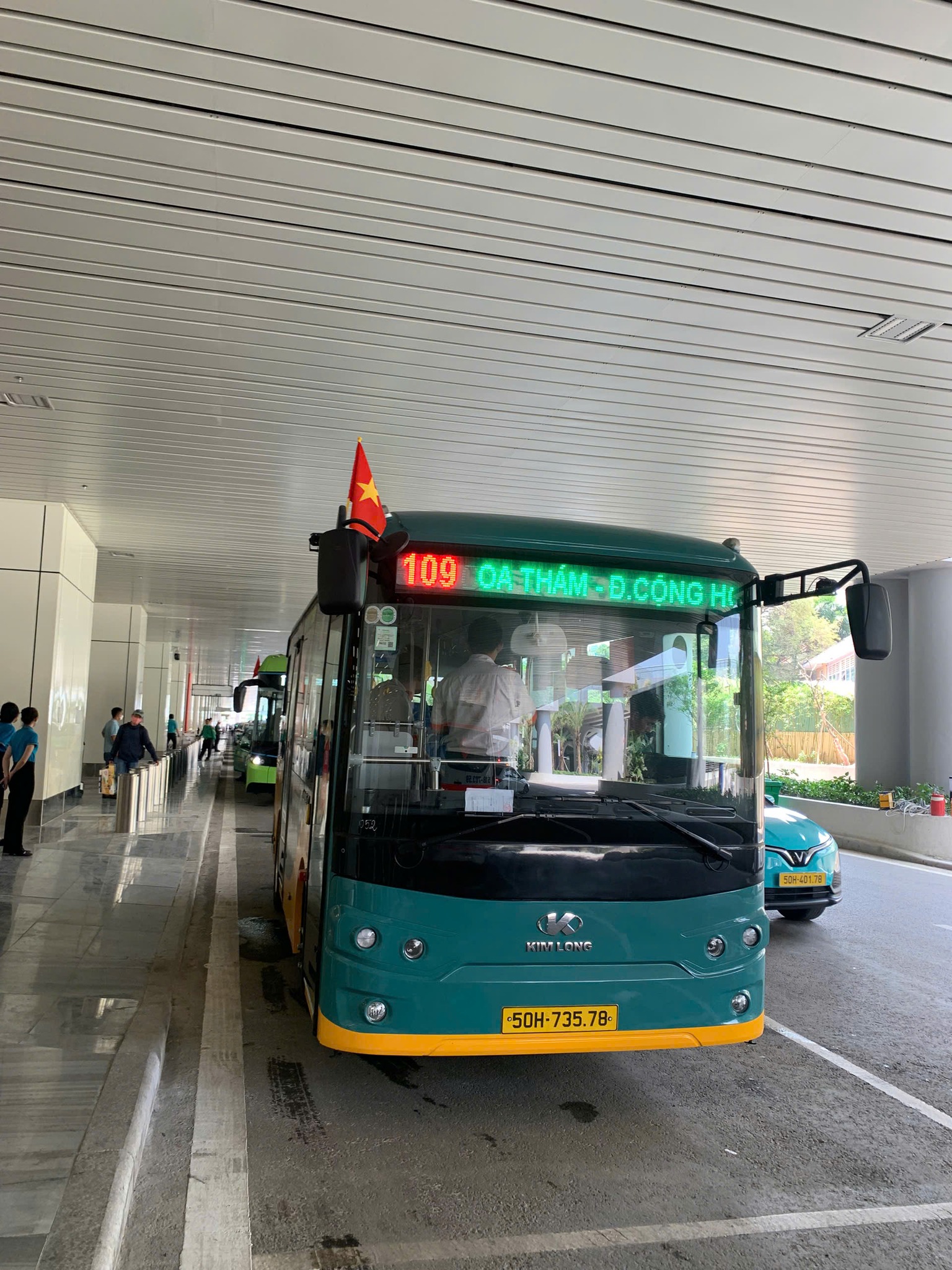 Chỉ tốn 5k để đi xe đến sân bay Tân Sơn Nhất, một cách quá hay mà cực ít người biết đến - Ảnh 6.