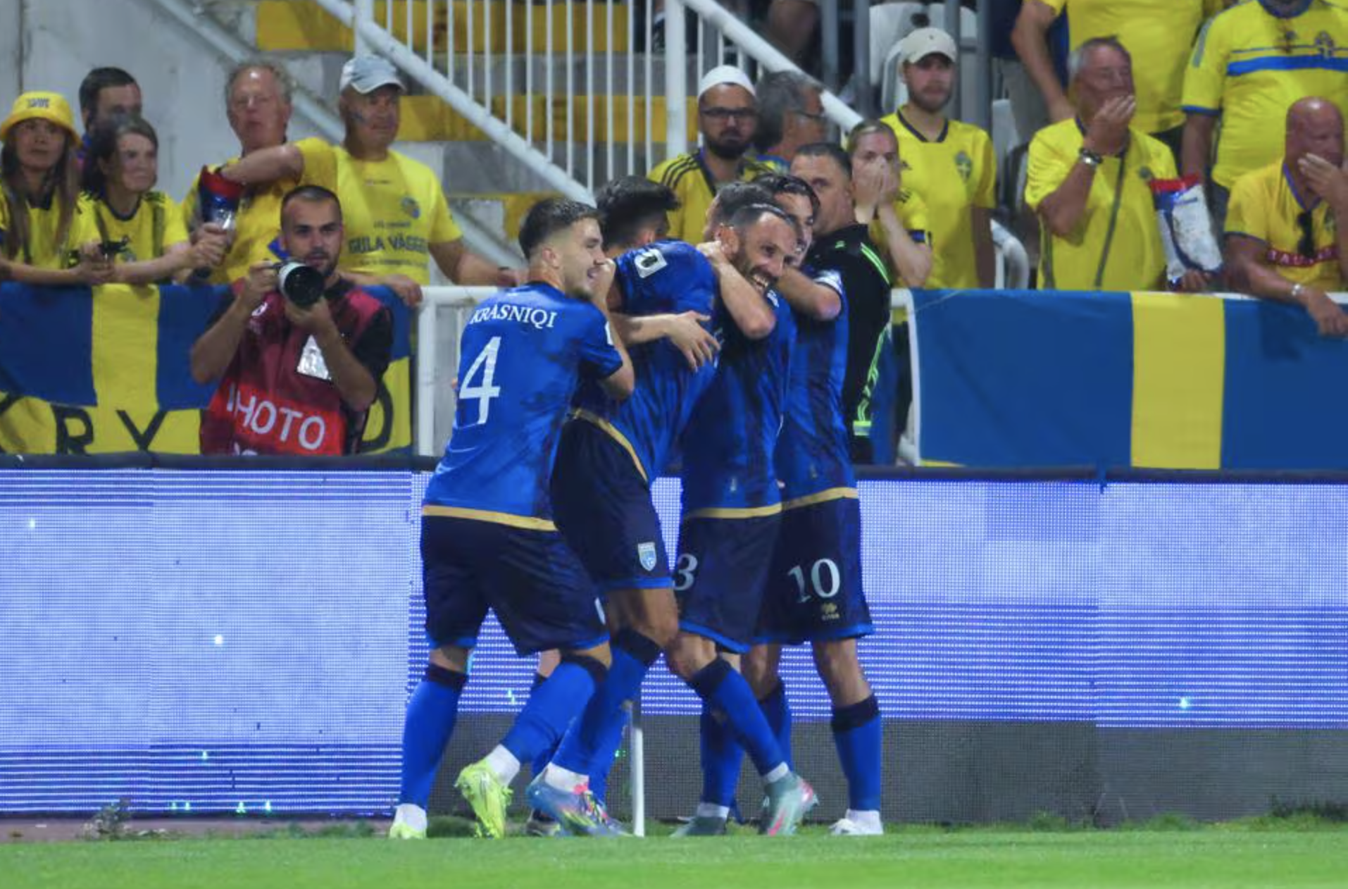 Dàn sao Isak - Gyokeres bất lực, Thụy Điển thua sốc Kosovo vòng loại World Cup - Ảnh 2. Dàn sao Isak - Gyokeres bất lực, Thụy Điển thua sốc Kosovo vòng loại World Cup - Ảnh 2.
