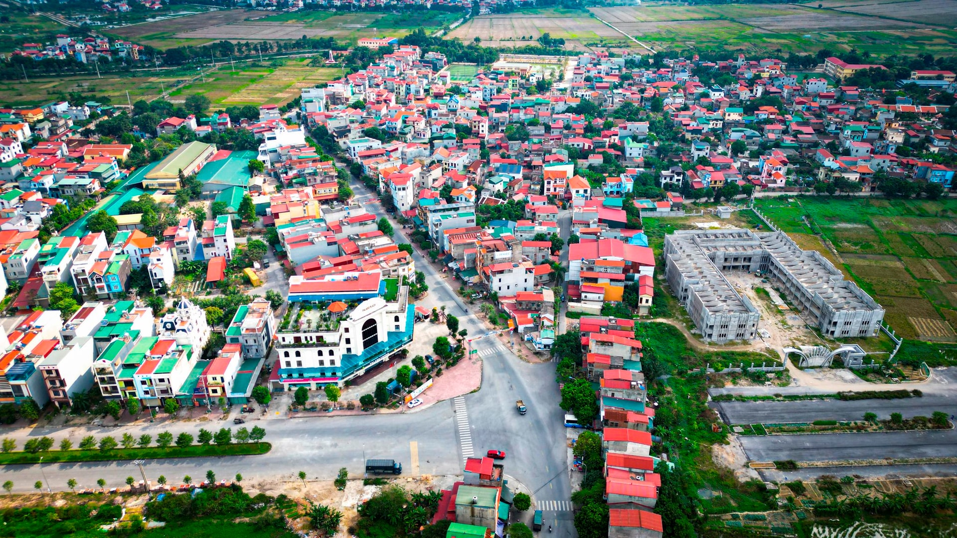 Một xã tại Bắc Ninh chuẩn bị thu hồi đất hơn 2.600 hộ dân để làm khu đô thị rộng 300 ha, trị giá lên đến 20.000 tỷ đồng - Ảnh 1.