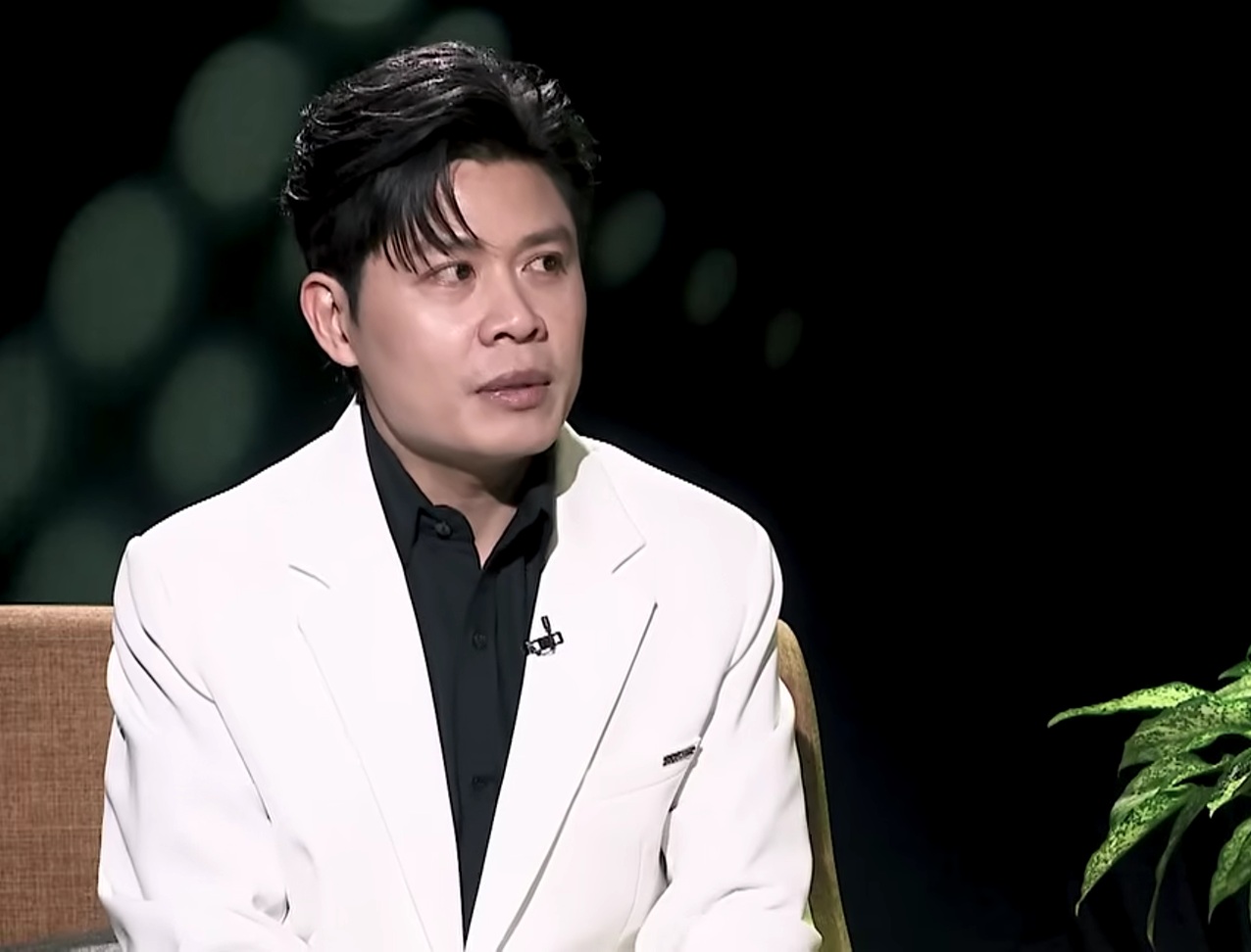Nhạc sĩ Nguyễn Văn Chung mong một điều cho ca khúc 6,5 tỷ view được cả nước yêu thích- Ảnh 1. Nhạc sĩ Nguyễn Văn Chung mong một điều cho ca khúc 6,5 tỷ view được cả nước yêu thích- Ảnh 1.