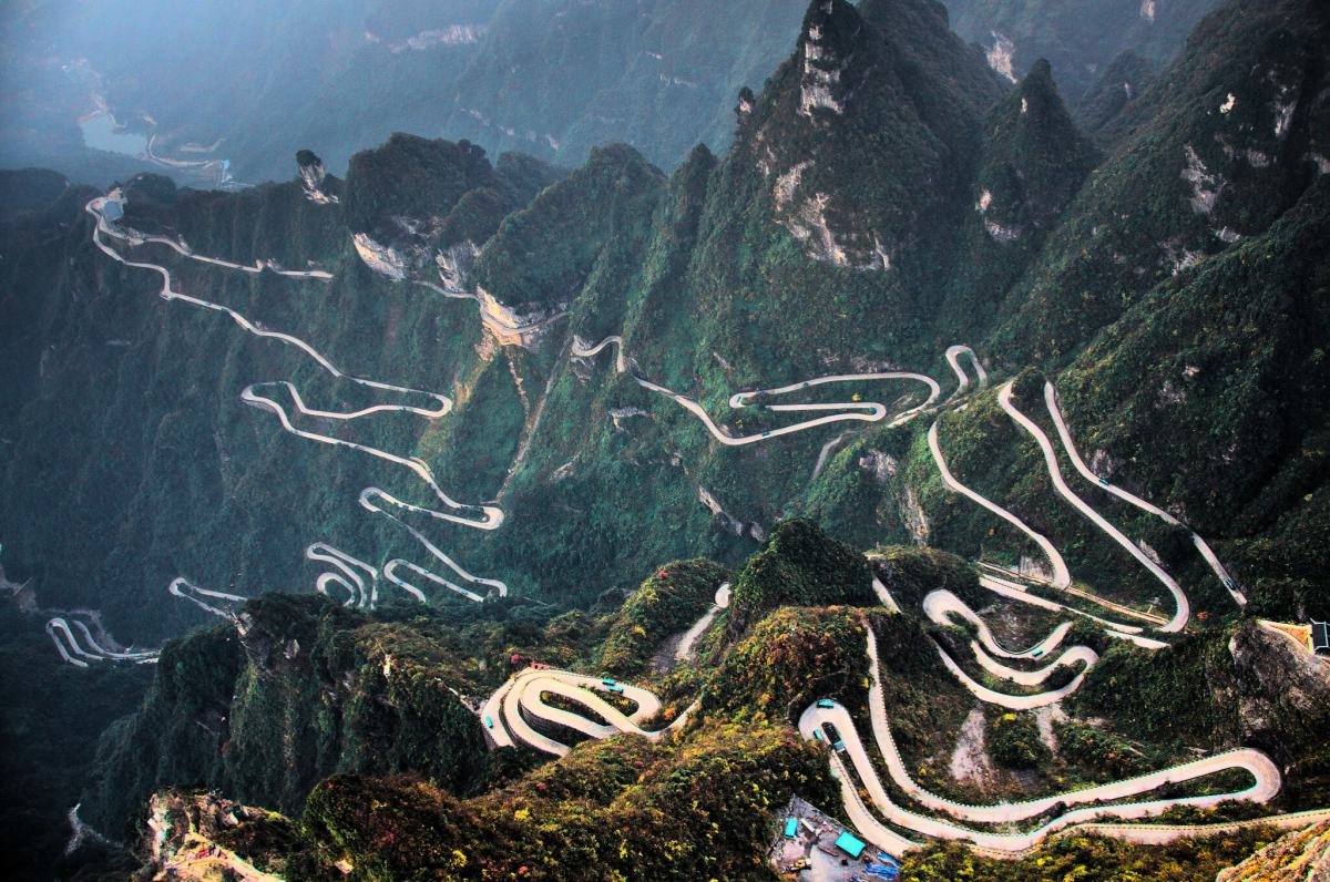 Đại lộ Thông Thiên: Cung đường lái xe 'điên rồ' nhất trên Trái Đất- Ảnh 1.