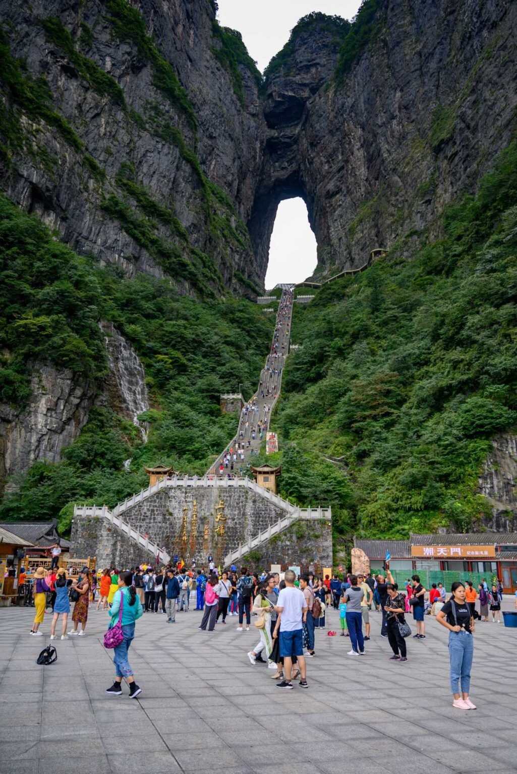 Đại lộ Thông Thiên: Cung đường lái xe 'điên rồ' nhất trên Trái Đất- Ảnh 4.