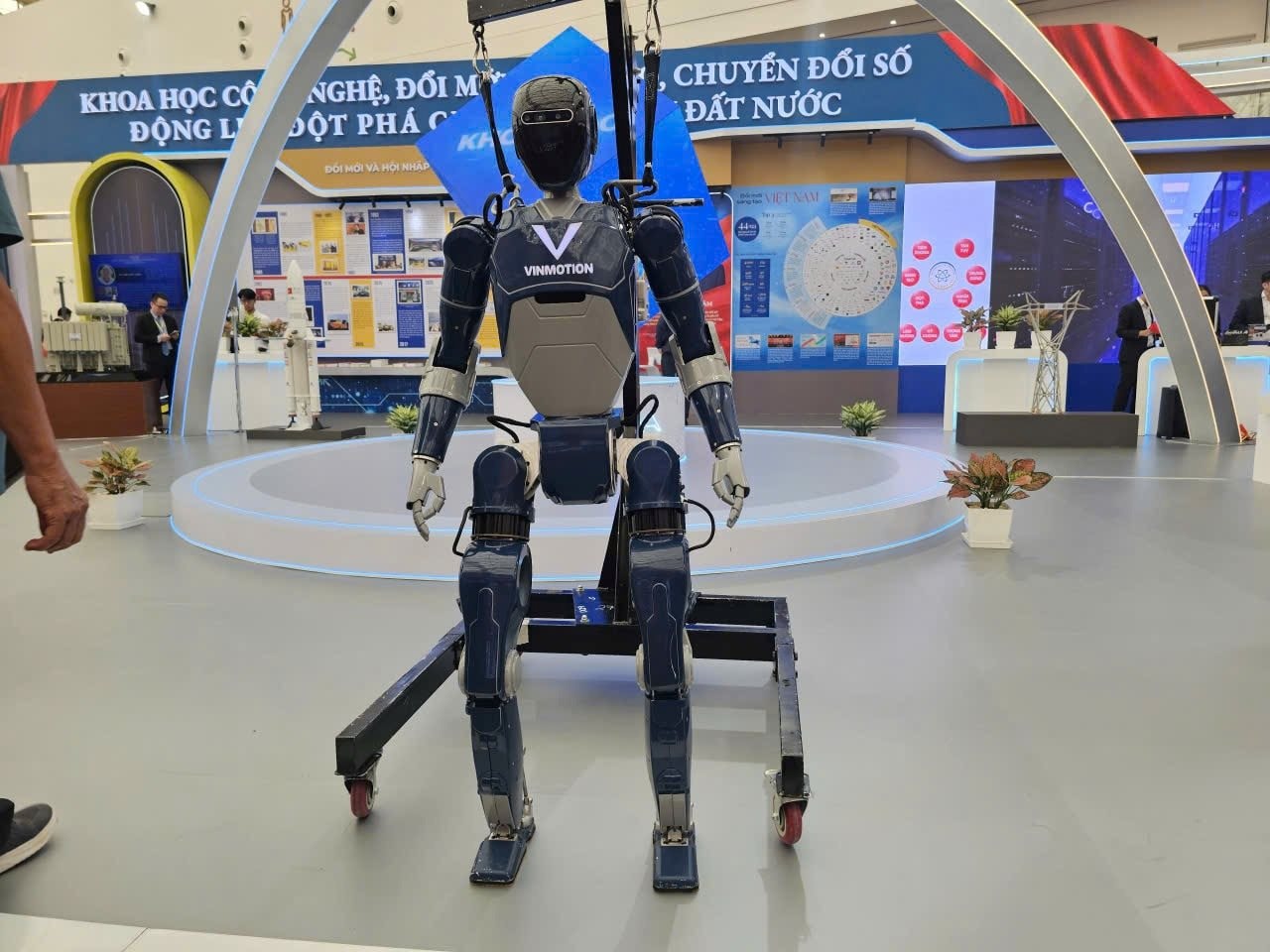 Công Nghệ Robot Tại Việt Nam: Robot Tự Chế Tại Nhà Máy Thủy Điện Lớn Nhất Đông Nam Á - Ảnh 3. Công Nghệ Robot Tại Việt Nam: Robot Tự Chế Tại Nhà Máy Thủy Điện Lớn Nhất Đông Nam Á - Ảnh 3.