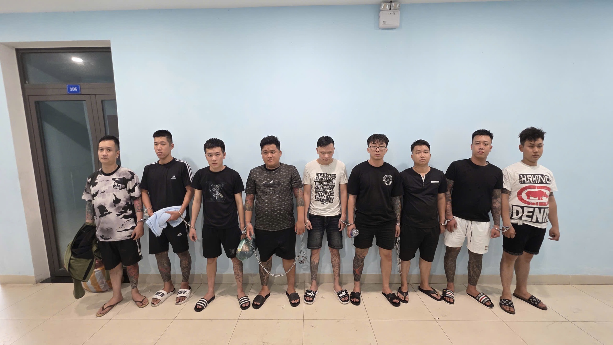 Hàng chục nam thanh nữ tú ở Đà Nẵng "chơi" ma túy trong villa- Ảnh 2.