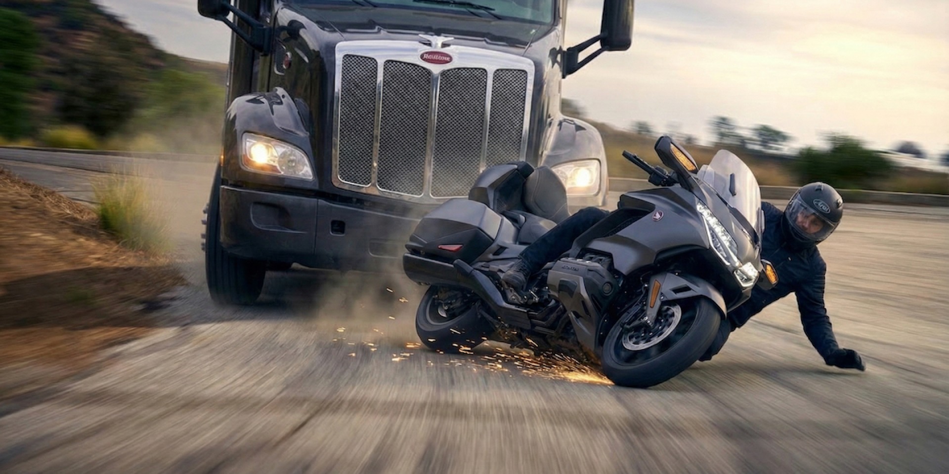 Honda g&acirc;y chấn động với bằng s&aacute;ng chế c&ocirc;ng nghệ tự động đ&aacute;nh l&aacute;i gi&uacute;p xe m&aacute;y "n&eacute;" tai nạn trong gang tấc - Ảnh 3.