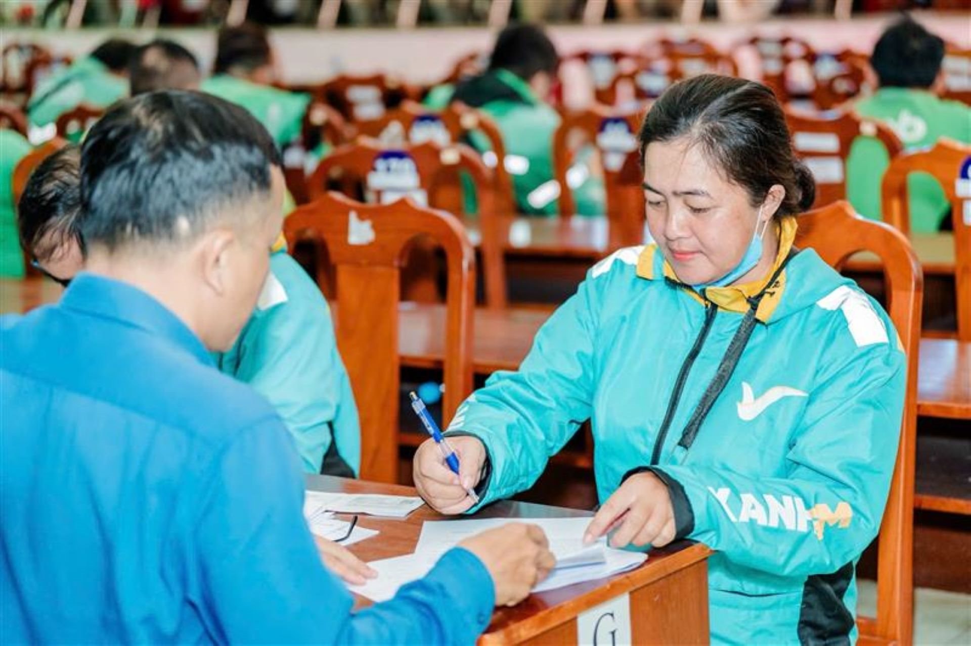 Tin vui đầu năm cho b&aacute;c t&agrave;i xe &ocirc;m c&ocirc;ng nghệ mua xe m&aacute;y điện VinFast: Ch&uacute; &yacute;! - Ảnh 1.