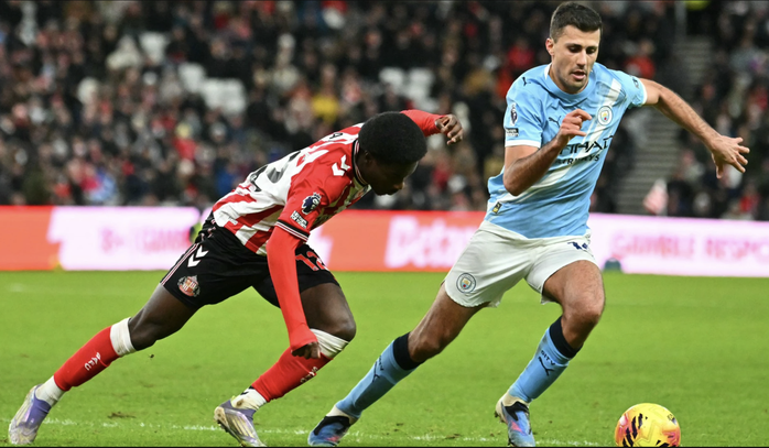 Bị Sunderland cầm ch&acirc;n, Man City hụt hơi cuộc đua v&ocirc; địch - Ảnh 4.