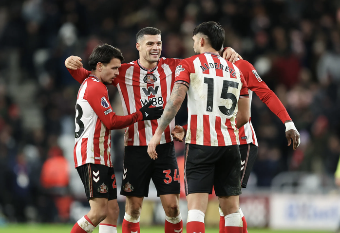 Bị Sunderland cầm ch&acirc;n, Man City hụt hơi cuộc đua v&ocirc; địch - Ảnh 2.