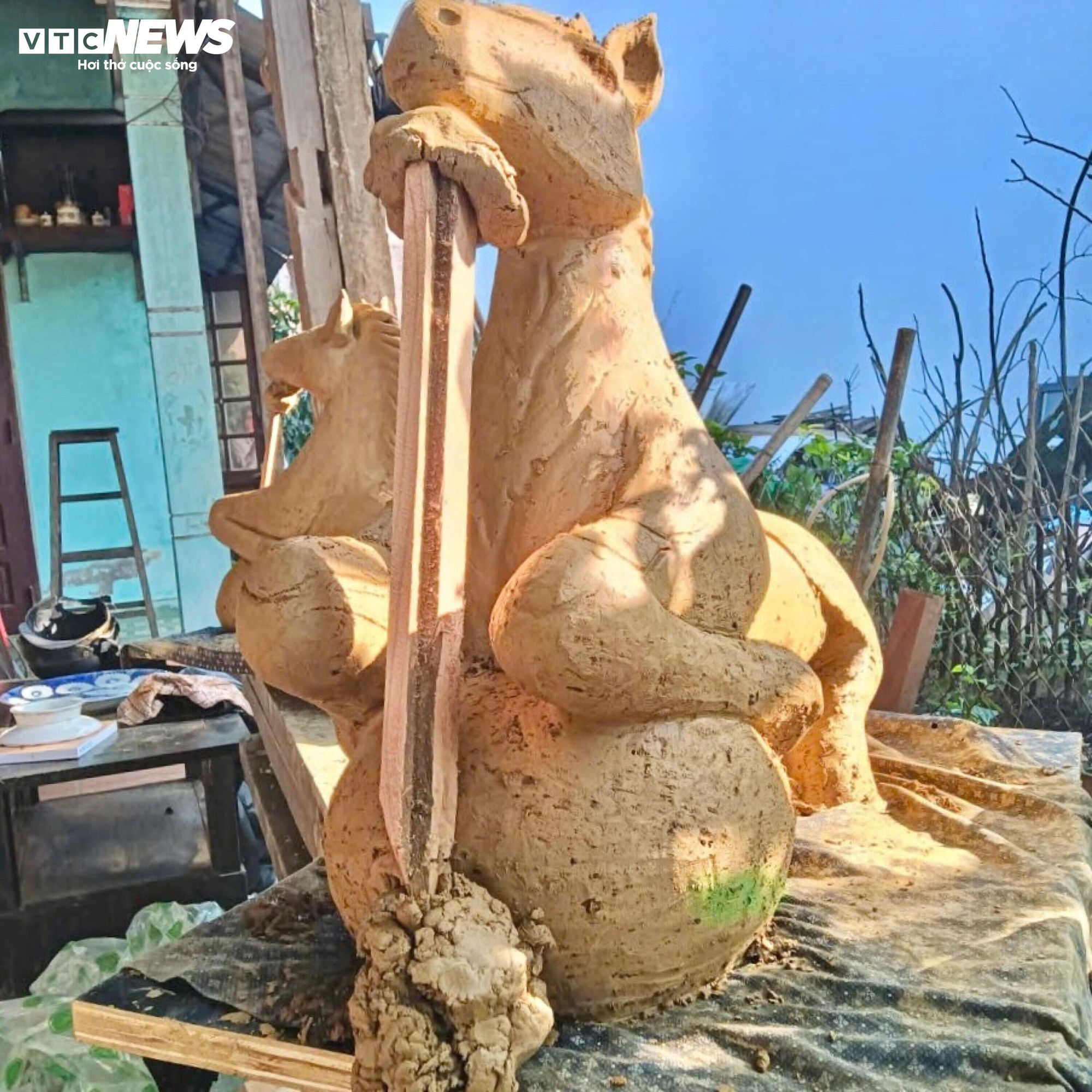 Làng gốm Thanh Hà rộn ràng sản xuất linh vật ngựa cho Tết Nguyên đán 2026 - Ảnh 10.