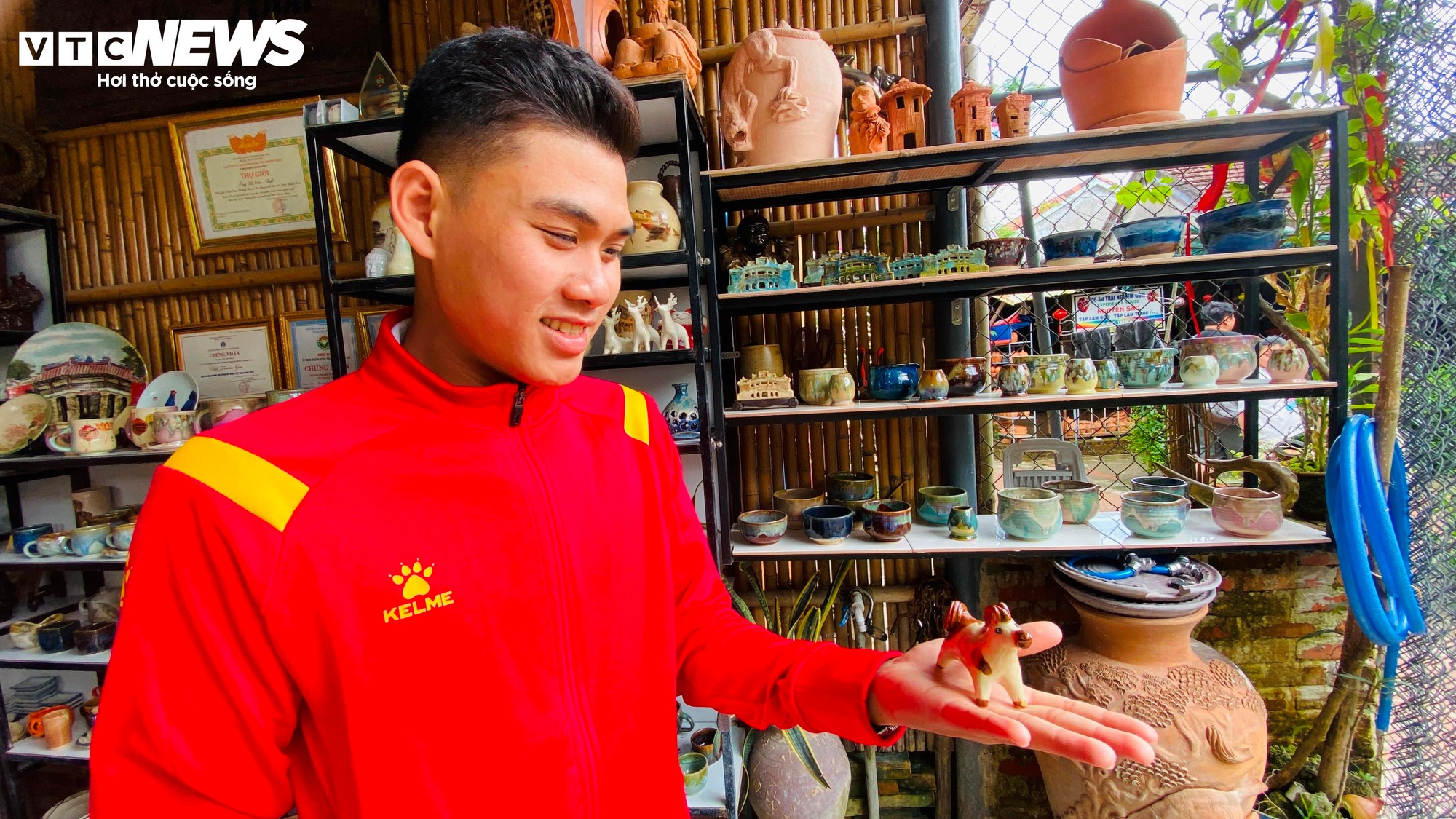 Làng gốm Thanh Hà rộn ràng sản xuất linh vật ngựa cho Tết Nguyên đán 2026 - Ảnh 7.