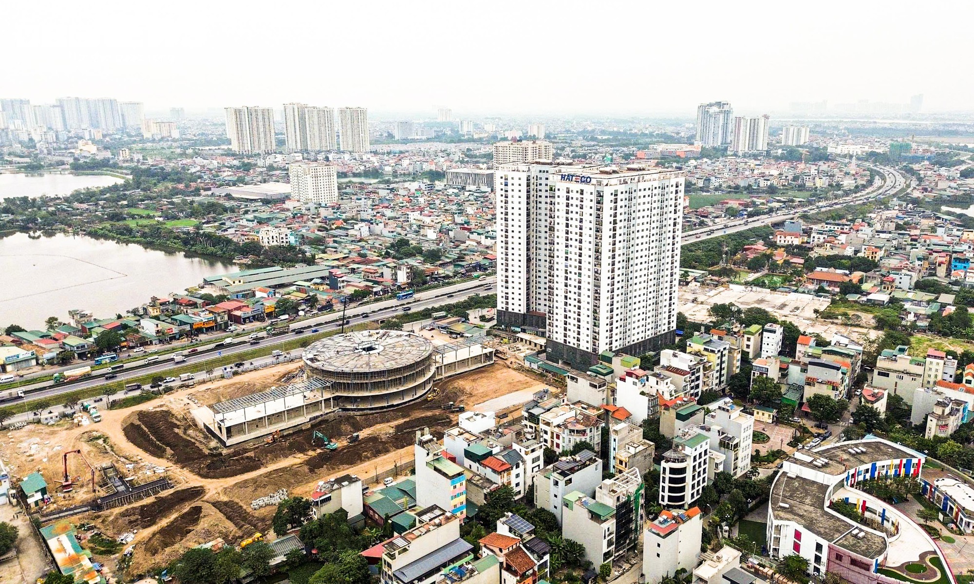 Bến xe kh&aacute;ch Y&ecirc;n Sở H&agrave; Nội c&oacute; hầm gửi 5 . 000 M&sup2; sắp ho&agrave;n th&agrave;nh - Ảnh 1.