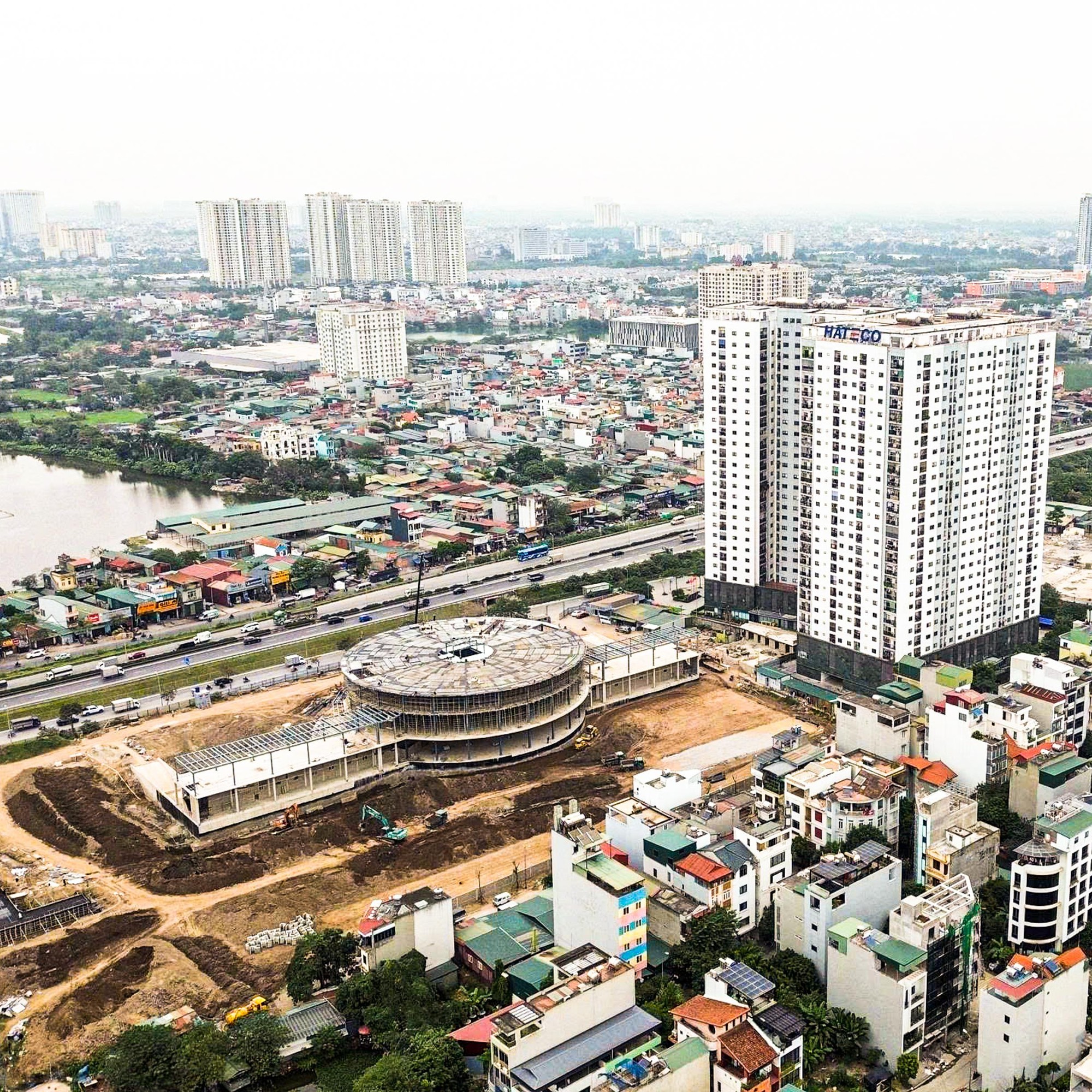 Bến xe kh&aacute;ch Y&ecirc;n Sở H&agrave; Nội c&oacute; hầm gửi 5 . 000 M&sup2; sắp ho&agrave;n th&agrave;nh - Ảnh 2.