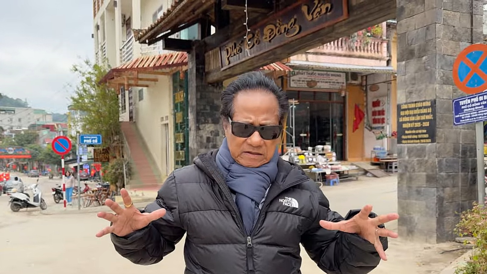 Chế Linh hỏi trẻ em miền cao: "Dễ thương qu&aacute;, cho &ocirc;ng thổi s&aacute;o với!"- Ảnh 2.