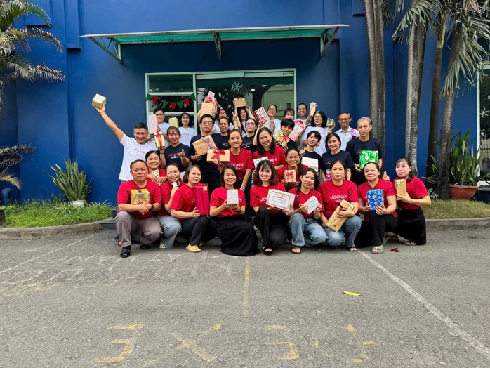 Người nhận thưởng hậu hĩnh, người làm xuyên lễ hưởng lương gấp 3-4 lần dịp Tết Dương lịch - Ảnh 3.