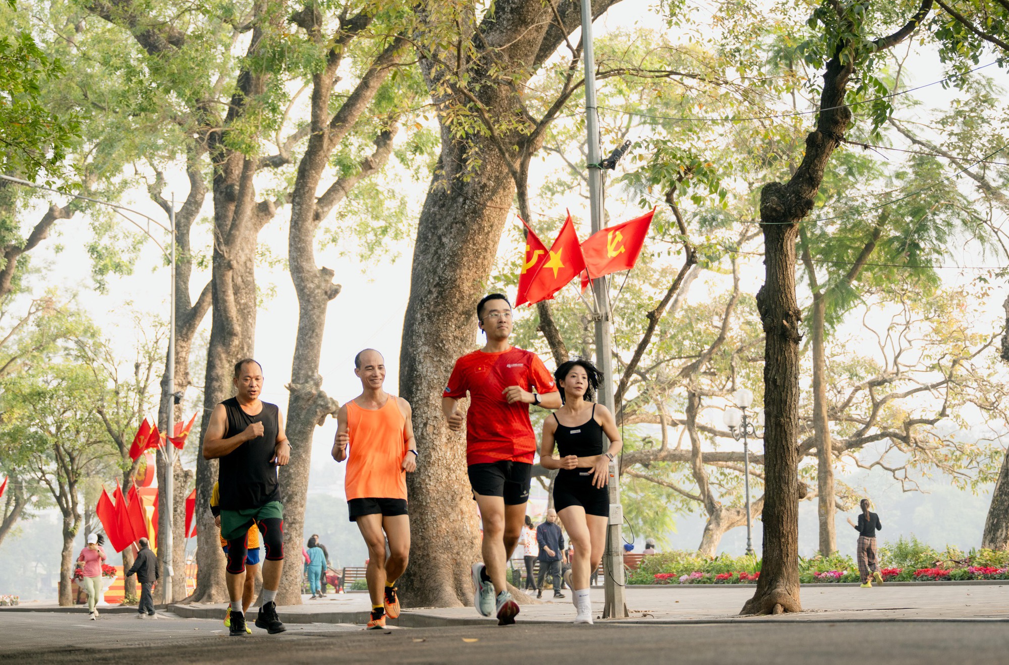 Ảnh, clip: H&agrave; Nội thật lạ trong s&aacute;ng đầu năm 2026- Ảnh 4.