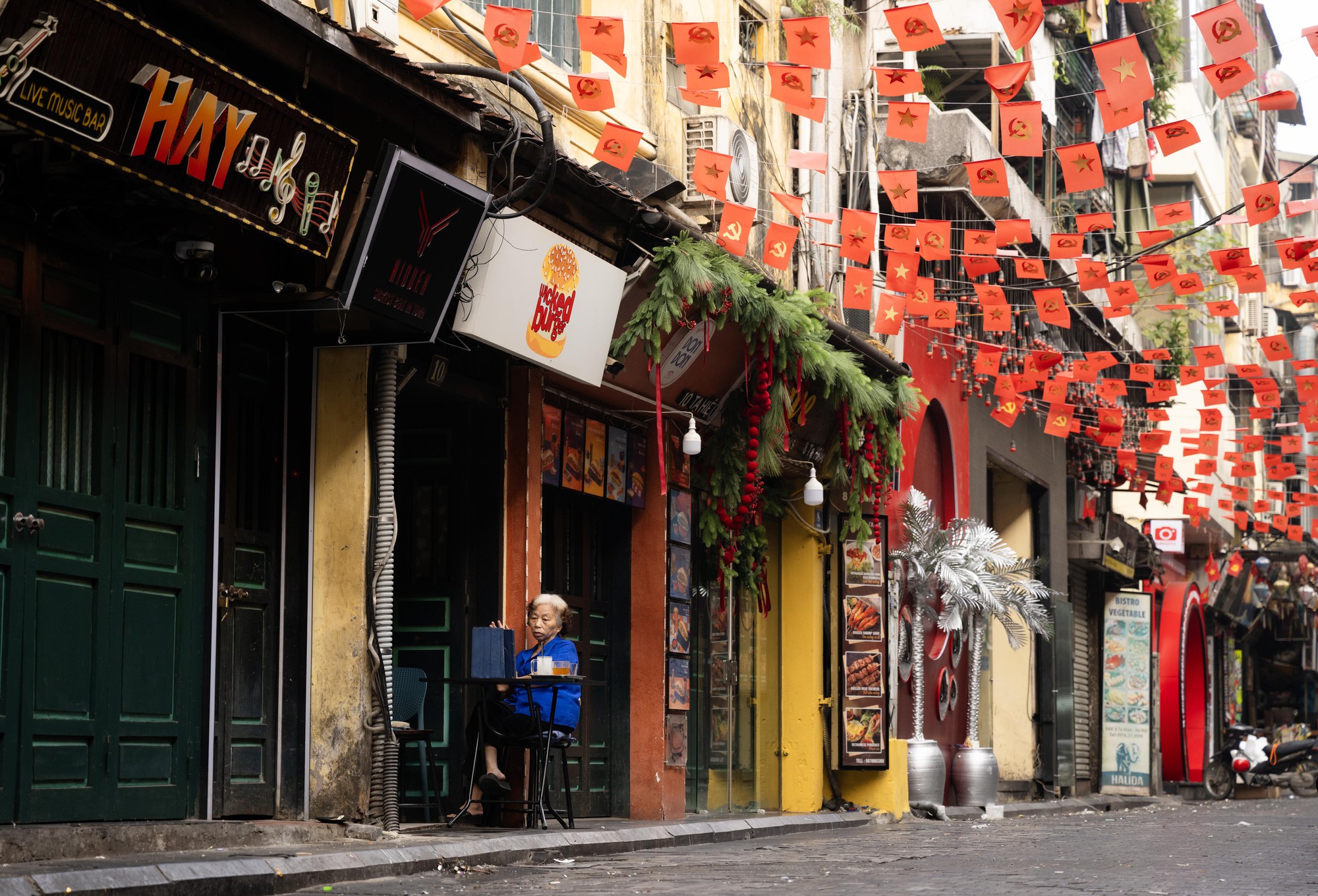 Ảnh, clip: H&agrave; Nội thật lạ trong s&aacute;ng đầu năm 2026- Ảnh 13.