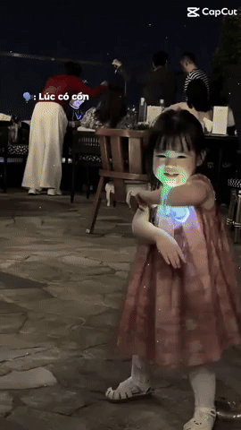 Hoa hậu Đỗ Mỹ Linh khoe tiệc Giao thừa xa hoa nh&agrave; chồng h&agrave;o m&ocirc;n, &aacute;i nữ Chủ tịch H&agrave; Nội FC chiếm trọn spotlight- Ảnh 2.