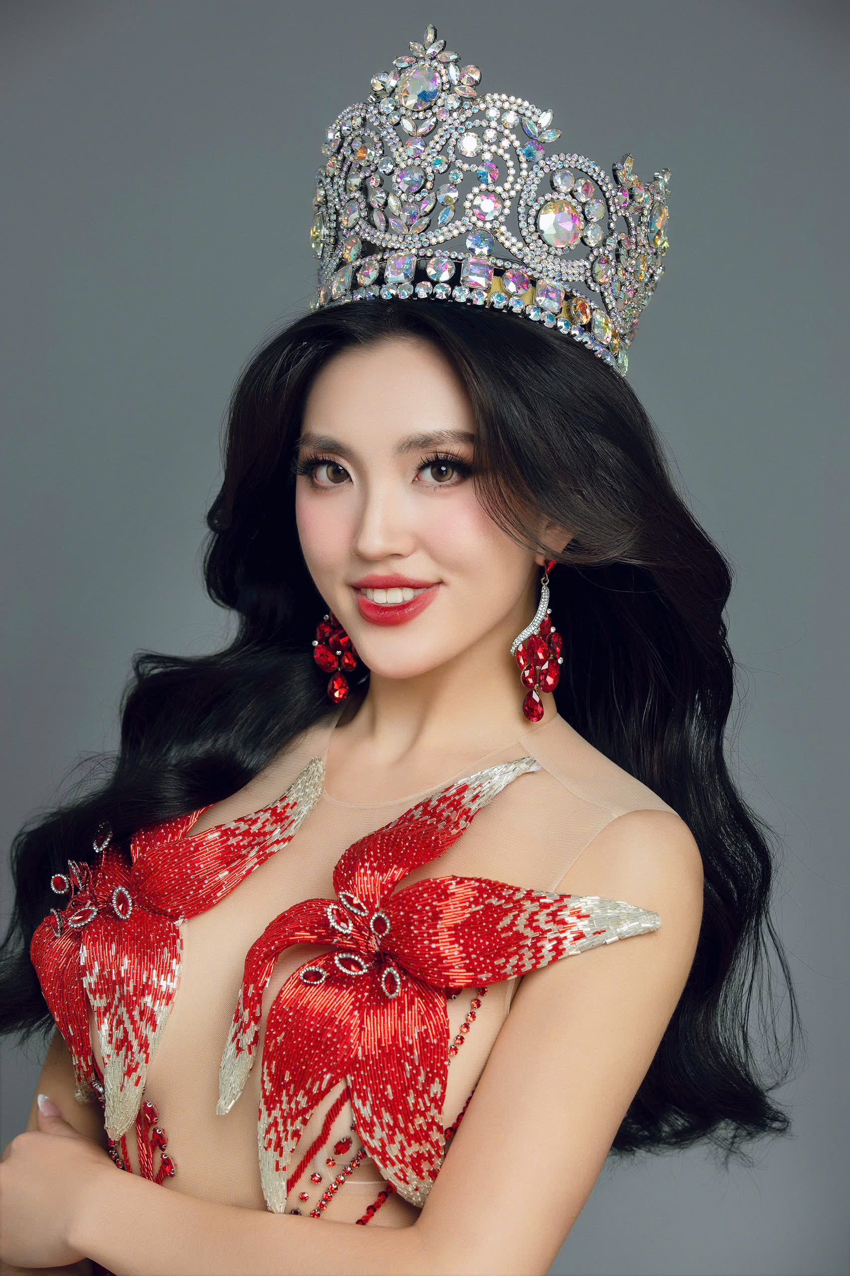 Mỹ nhân gốc Việt 18 tuổi vừa đăng quang Miss Asia USA America là ai? - Ảnh 2.